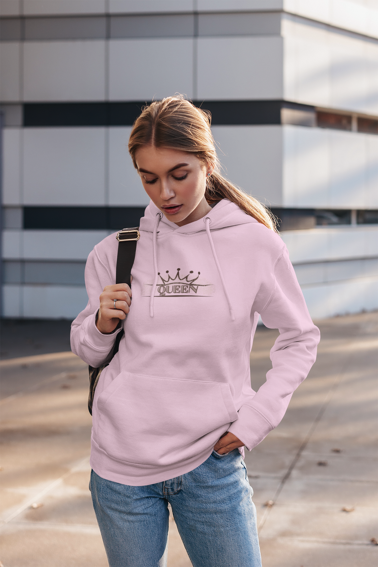 Unisex Heavy Blend™ Hooded Sweatshirt - Queen typography